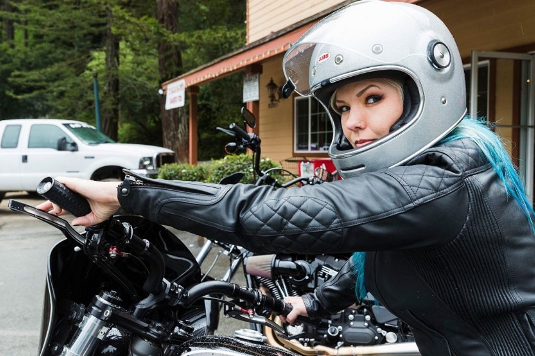 10 Best Girl Motorcycle Helmets With Pigtails! Impressive Results