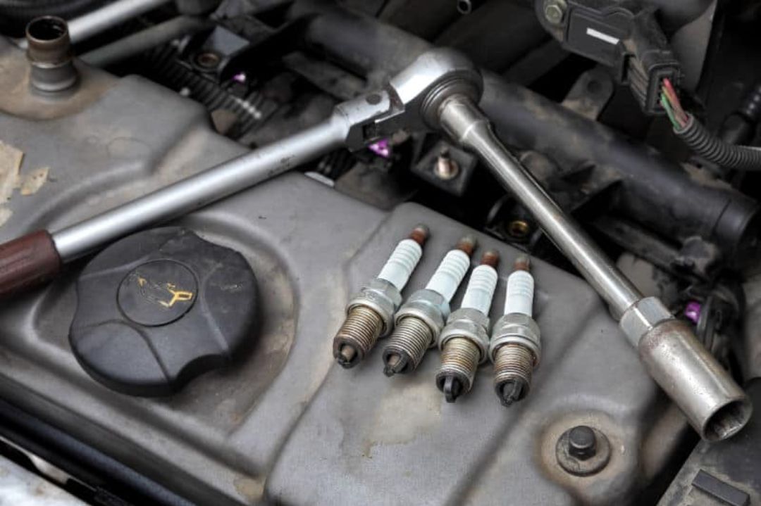 How To Tighten Spark Plugs Without A Torque Wrench? (10 Simple Steps!)